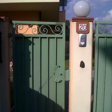 Quisisana - With Garden - Near The Beaches Апартаменты *